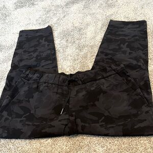 Lululemon On the Fly 7/8 pant 27 “